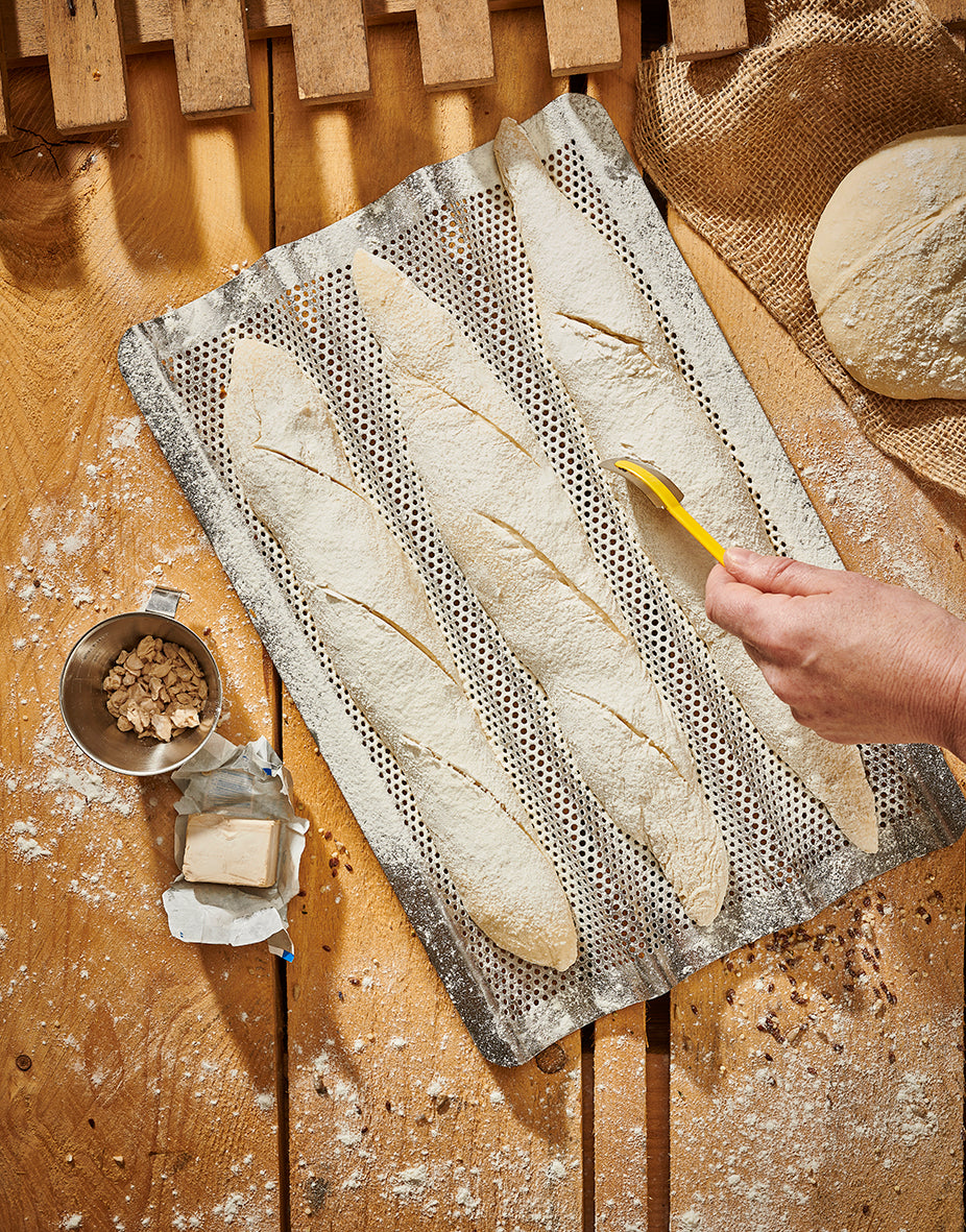 De Buyer 3 Baguette Inox Backblech Edelstahl perforiert – für 3 Baguettes, 40 × 26,5 cm